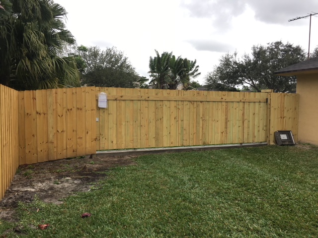 commercial wooden fence company wellington fl